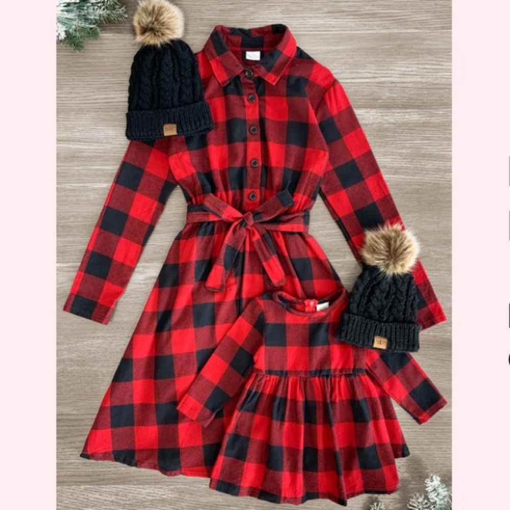 🆕 Red and Black Plaid Adult Dress size Medium